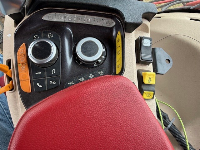 2024 Case IH Magnum 220 AFS Tractor