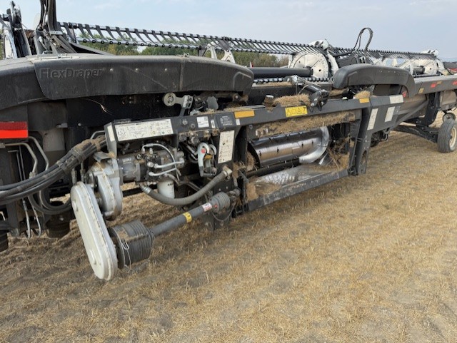 2022 MacDon FD250 Header Combine