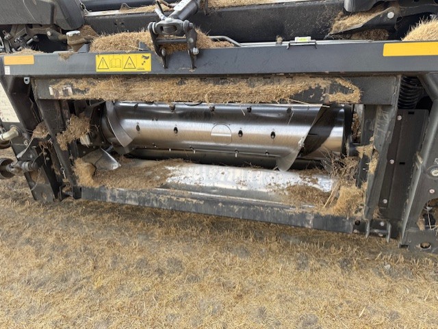 2022 MacDon FD250 Header Combine