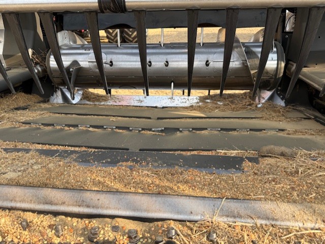 2022 MacDon FD250 Header Combine