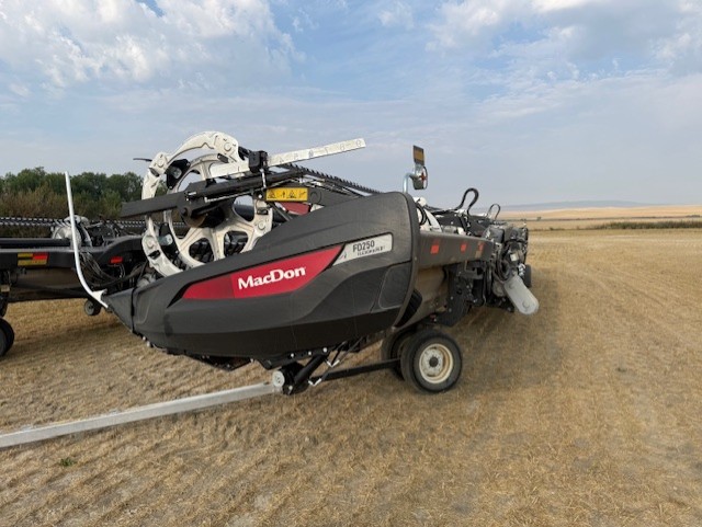 2022 MacDon FD250 Header Combine