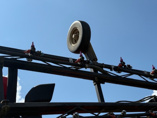 2010 Apache AS1010 Sprayer/High Clearance