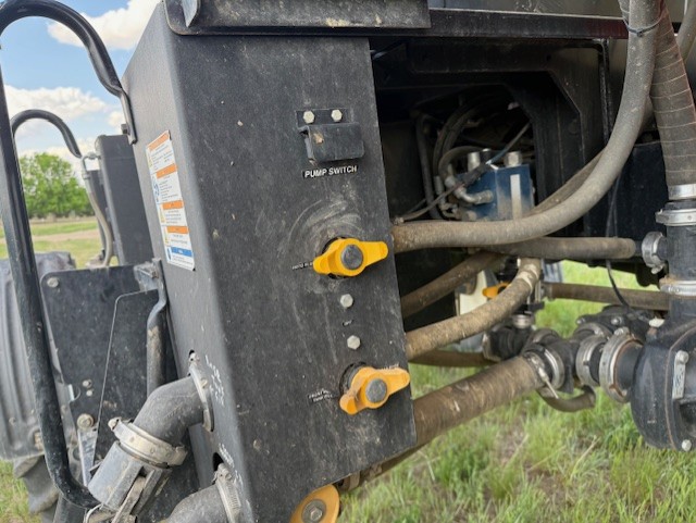 2010 Apache AS1010 Sprayer/High Clearance