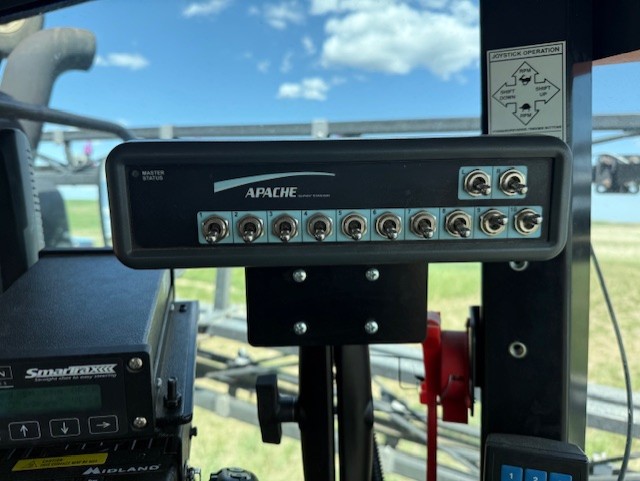 2010 Apache AS1010 Sprayer/High Clearance