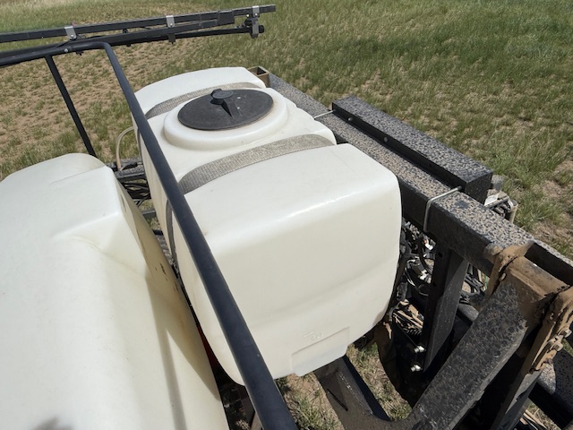 2010 Apache AS1010 Sprayer/High Clearance