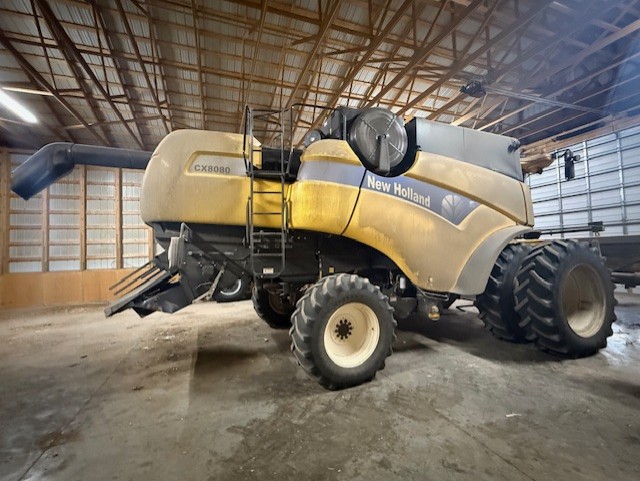 2012 New Holland CX8080 Combine