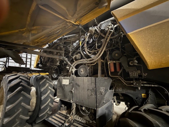 2012 New Holland CX8080 Combine