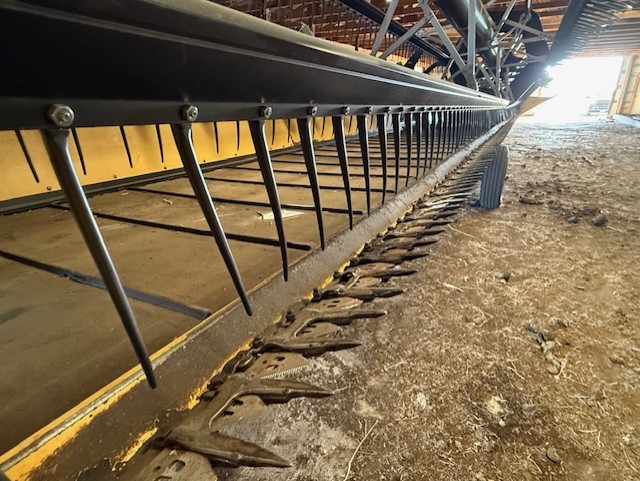 2009 New Holland 94C-40 Header Combine
