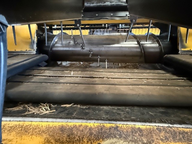 2009 New Holland 94C-40 Header Combine