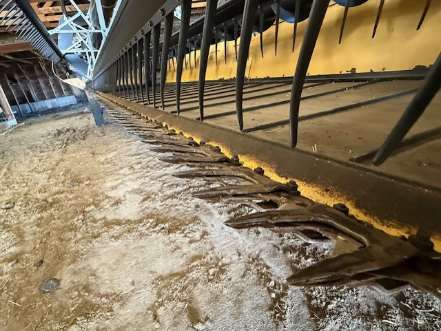 2009 New Holland 94C-40 Header Combine