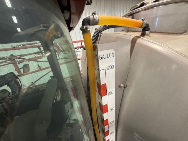 2004 Case IH SPX4410 Sprayer/High Clearance