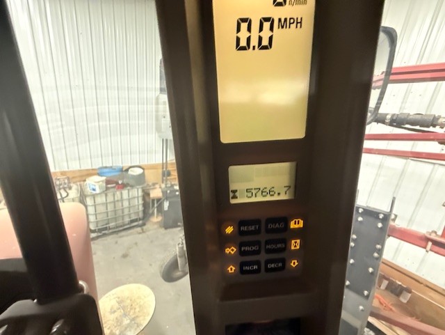 2004 Case IH SPX4410 Sprayer/High Clearance