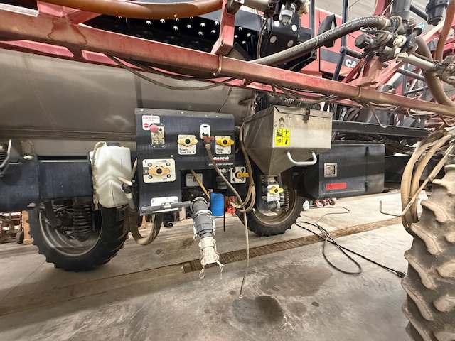 2004 Case IH SPX4410 Sprayer/High Clearance