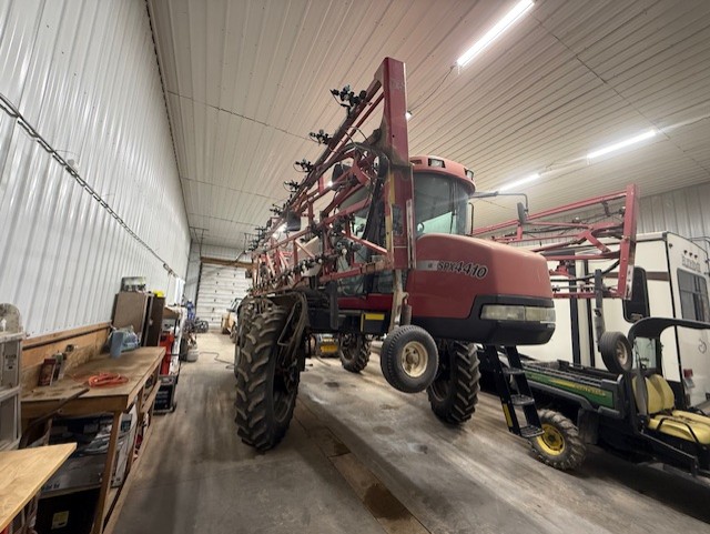 2004 Case IH SPX4410 Sprayer/High Clearance