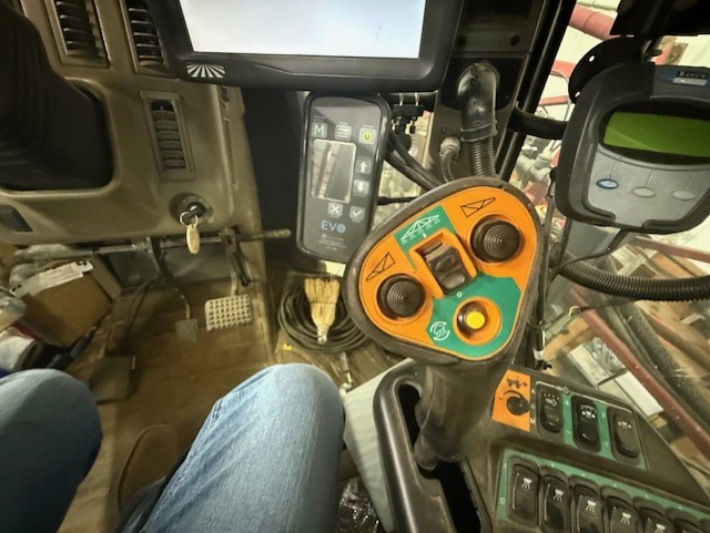 2004 Case IH SPX4410 Sprayer/High Clearance