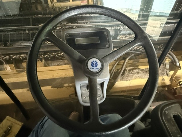 2003 New Holland HW320 Windrower