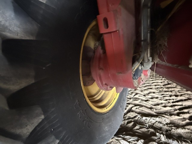 2003 New Holland HW320 Windrower