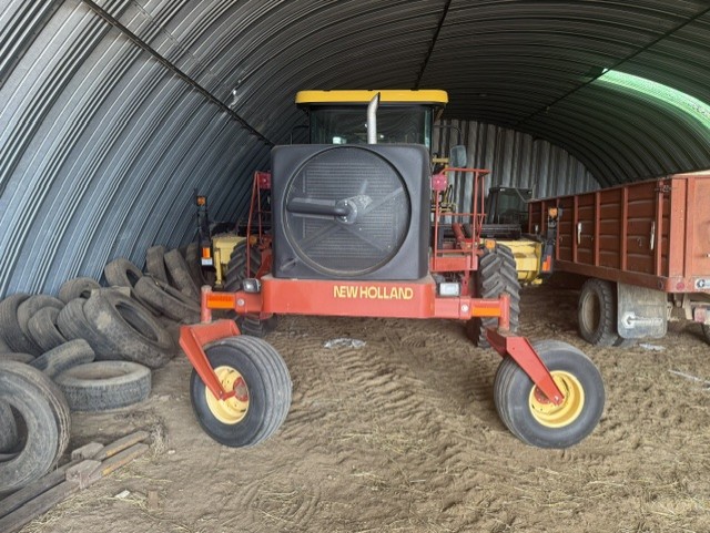 2003 New Holland HW320 Windrower