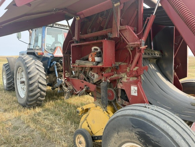2011 New Holland BR7090 Baler/Round