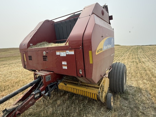 2011 New Holland BR7090 Baler/Round