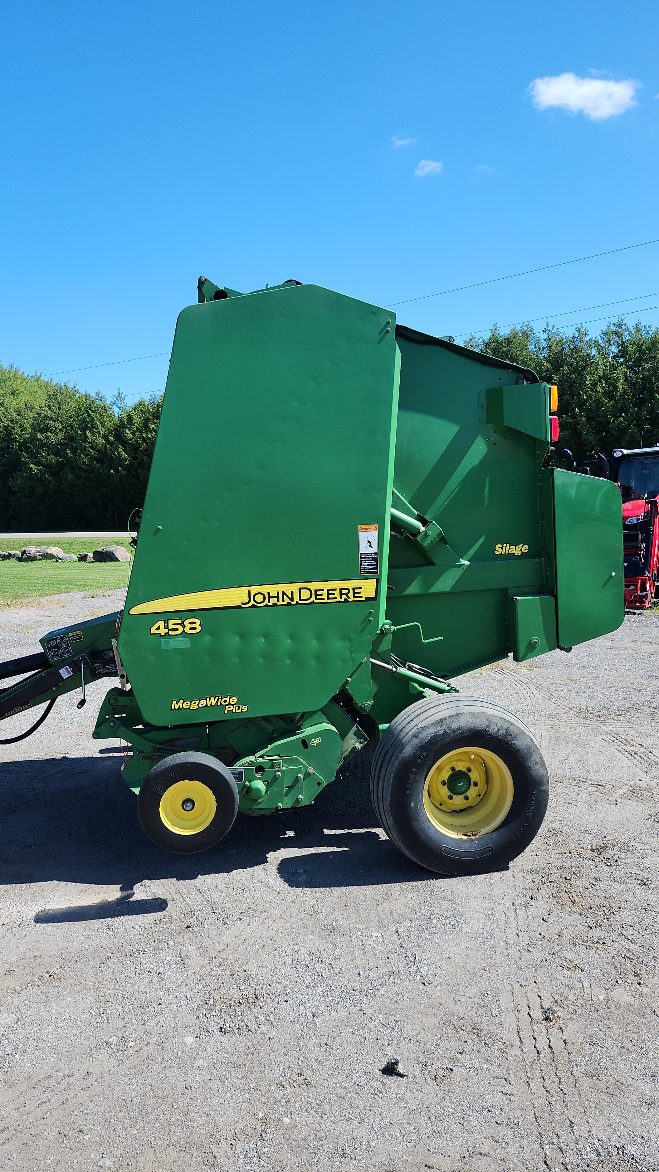 John Deere 458 Baler/Round