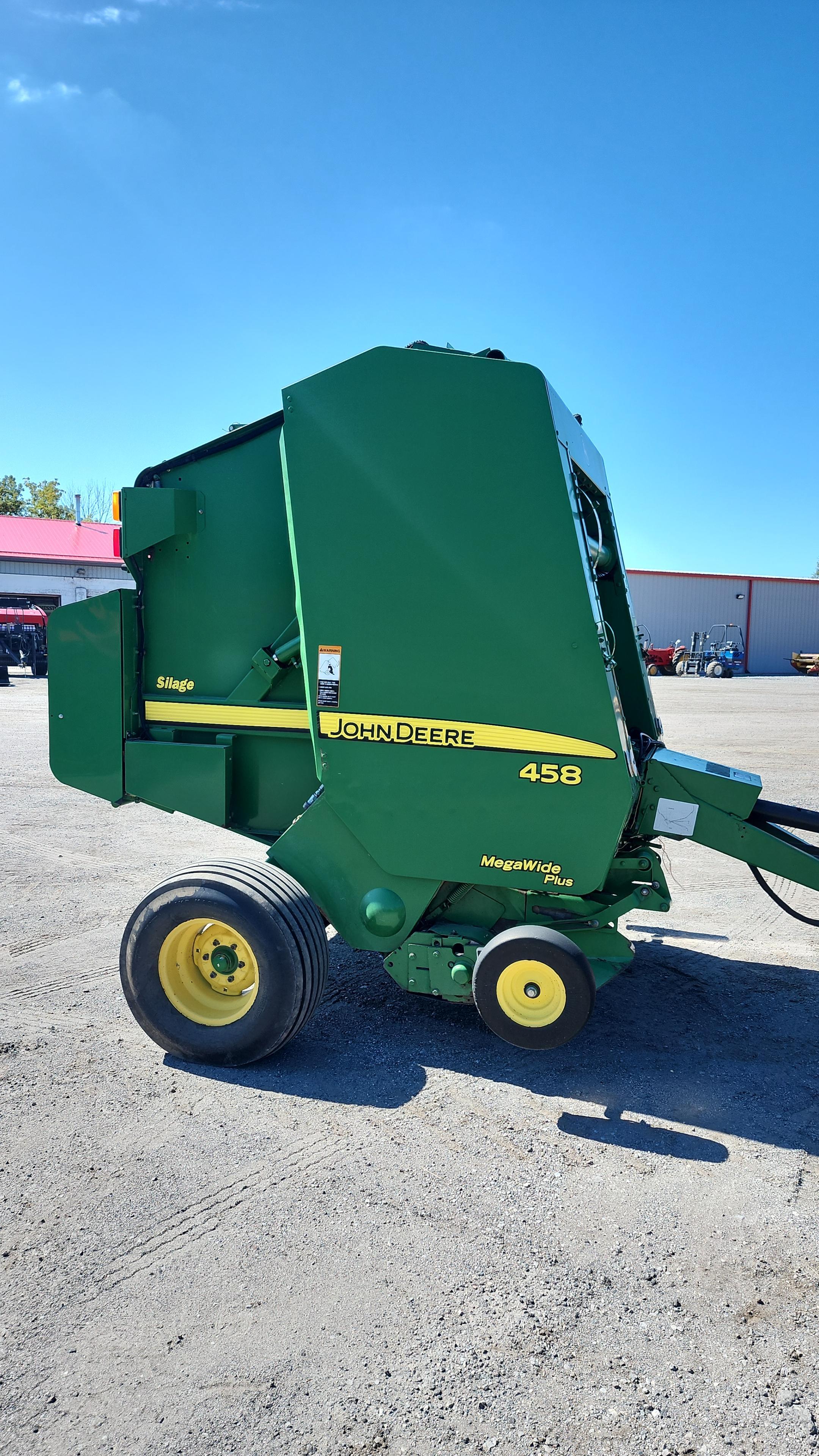 John Deere 458 Baler/Round