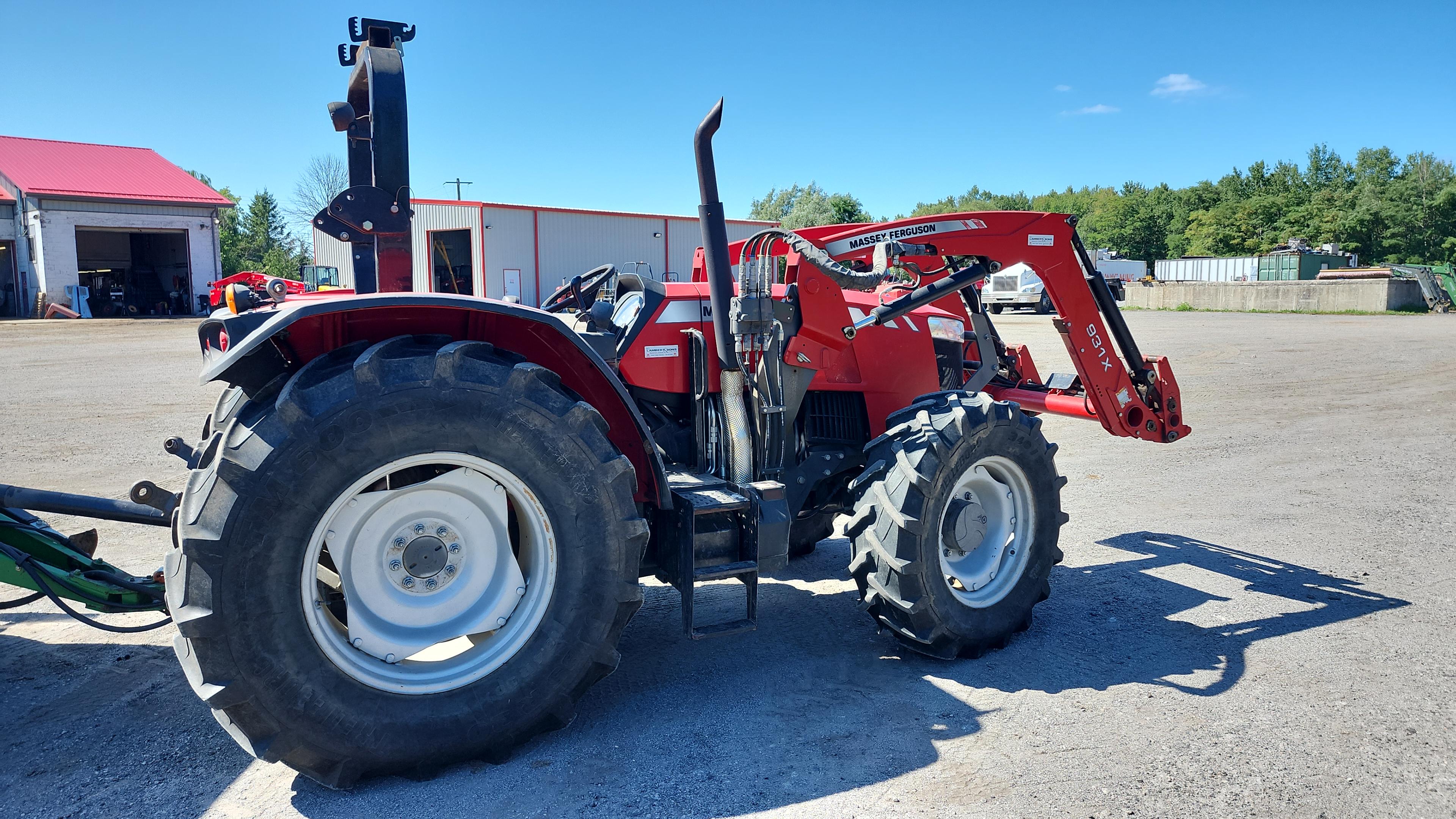 2016 Massey Ferguson 4709 Tractor