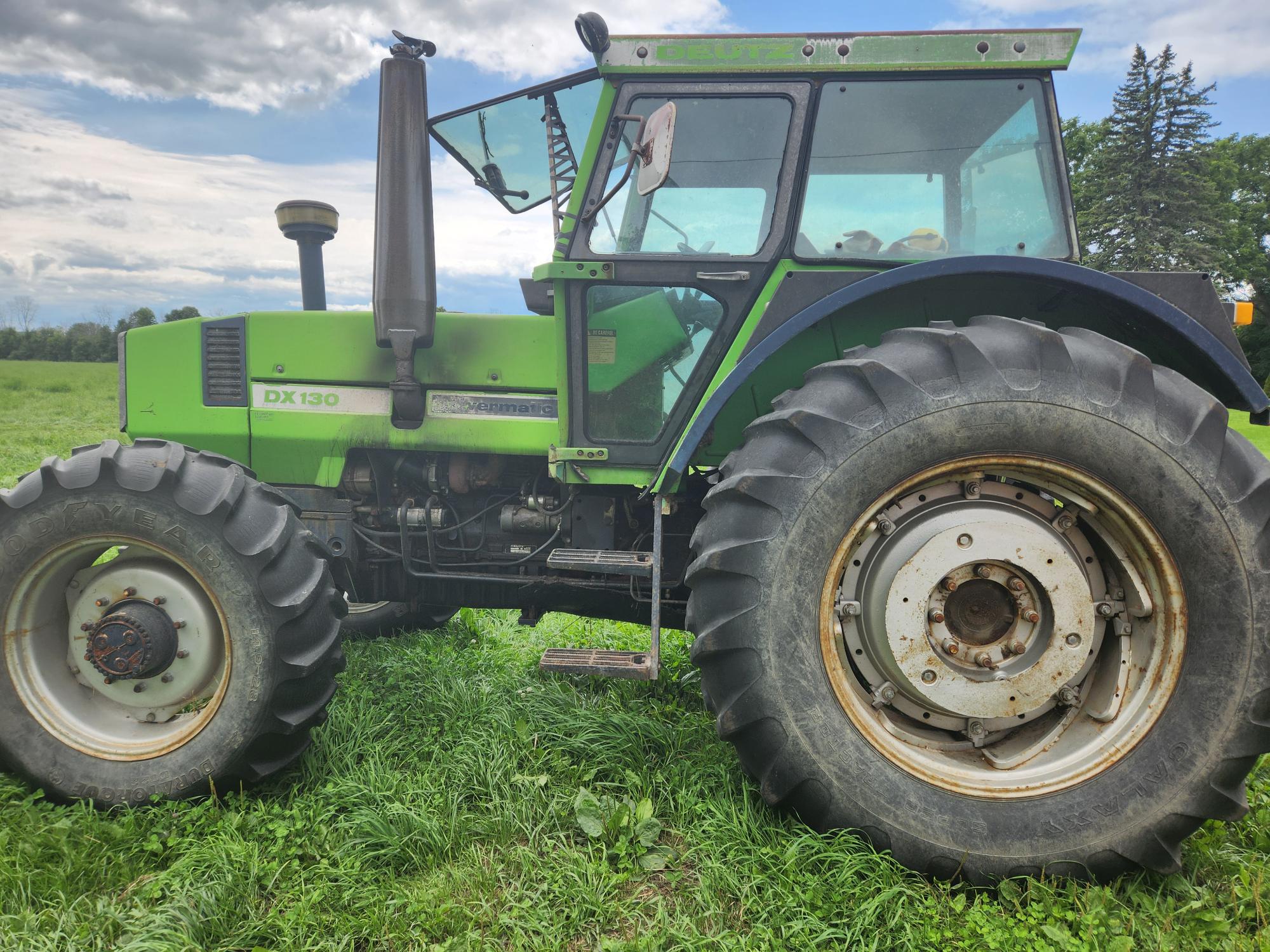 Deutz DX130 Tractor