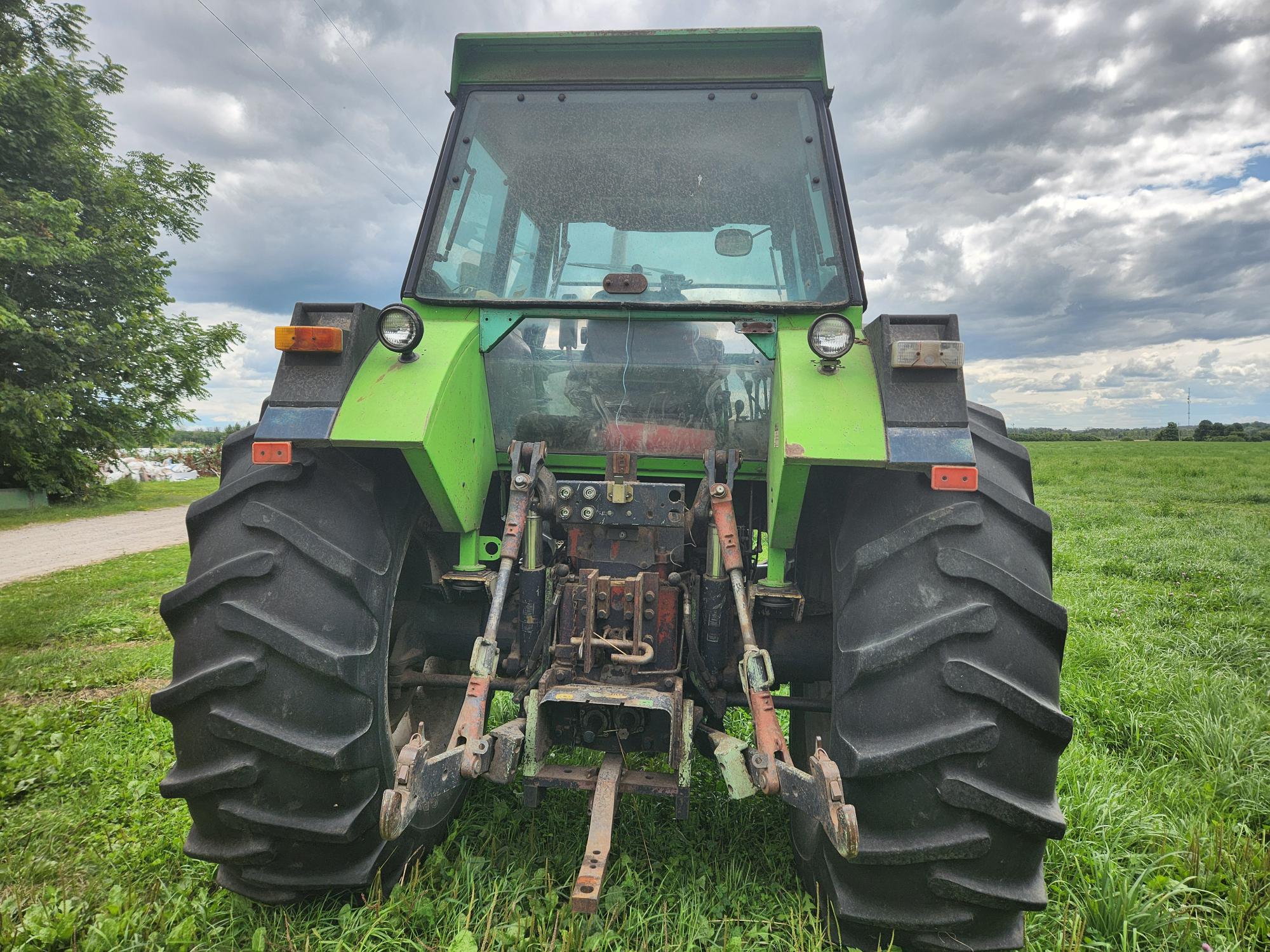 Deutz DX130 Tractor