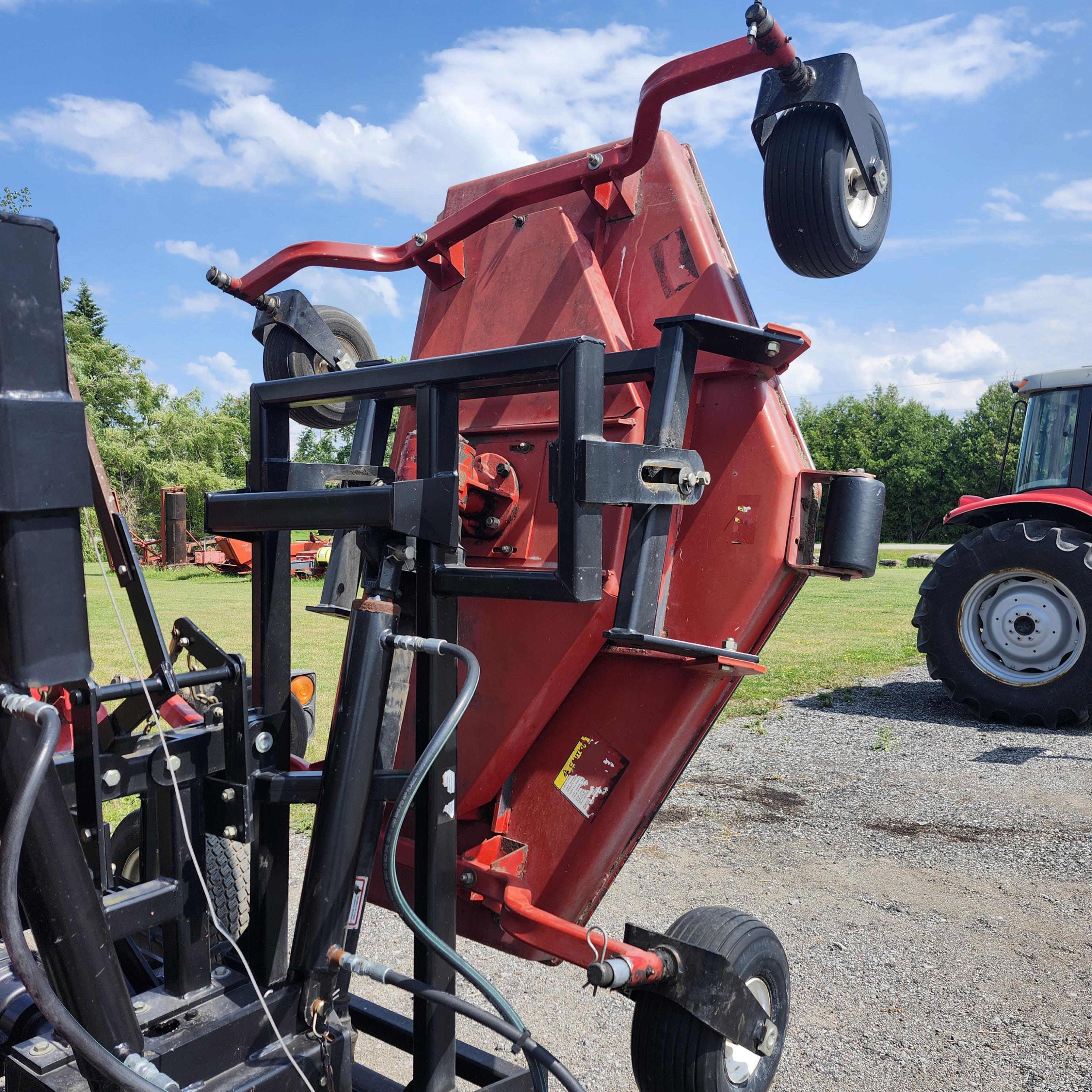 Buhler Farm King TRX16 Mower/Finishing
