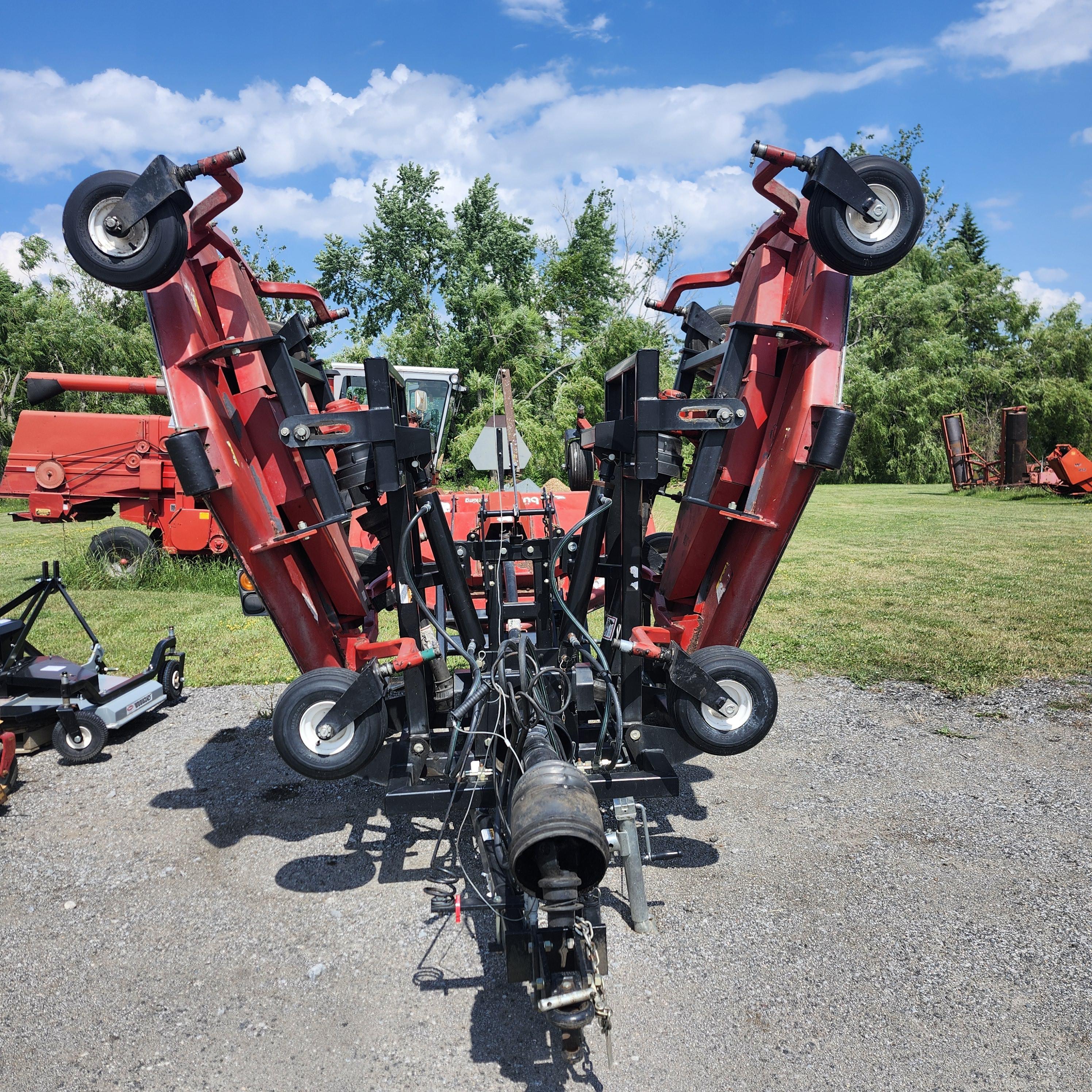 Buhler Farm King TRX16 Mower/Finishing