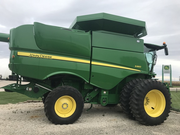 2013 John Deere S660 Combine