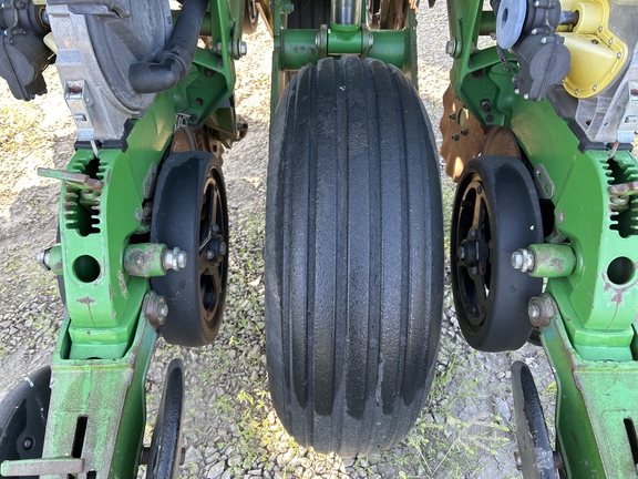 2008 John Deere 1790 Planter