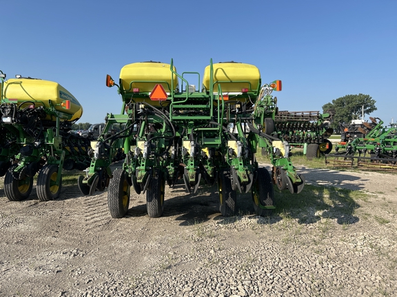 2008 John Deere 1790 Planter