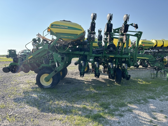 2008 John Deere 1790 Planter