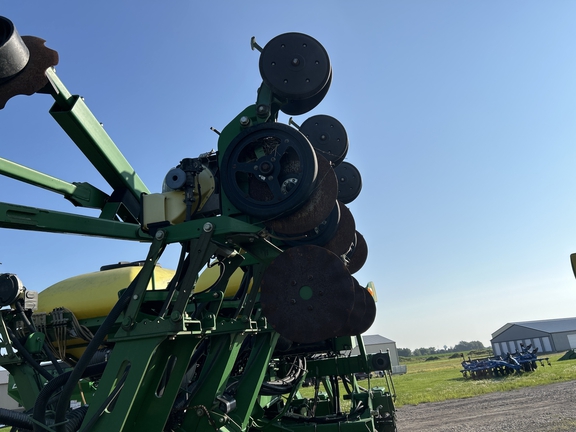 2008 John Deere 1790 Planter