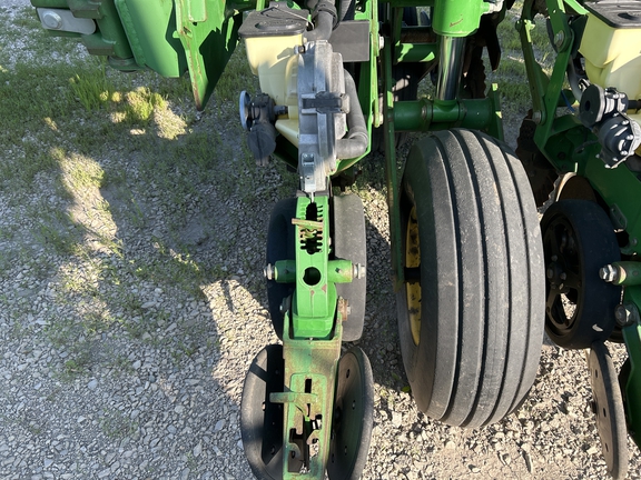 2008 John Deere 1790 Planter