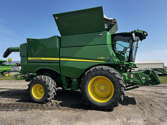 2023 John Deere S780 Combine