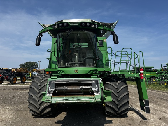 2023 John Deere S780 Combine