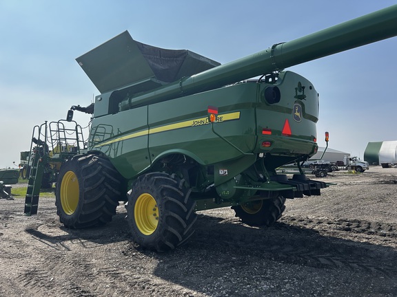 2023 John Deere S780 Combine