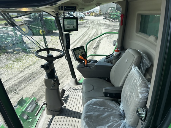 2023 John Deere S780 Combine
