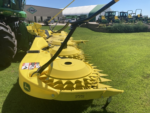 2023 John Deere 772 Header Forage