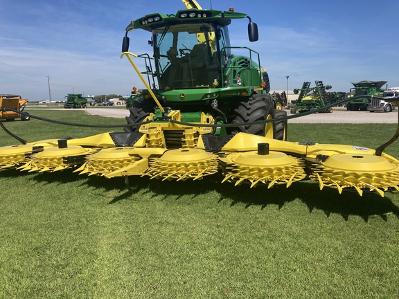 2023 John Deere 772 Header Forage