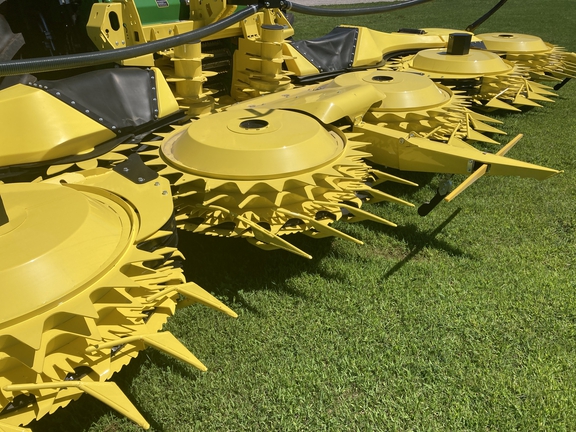 2023 John Deere 772 Header Forage