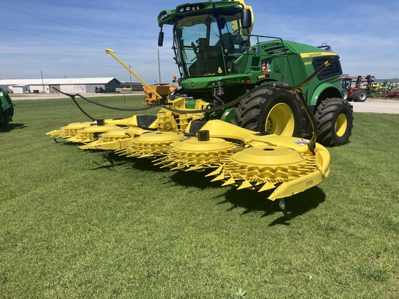 2023 John Deere 772 Header Forage