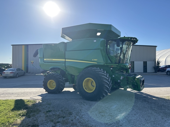 2021 John Deere S780 Combine