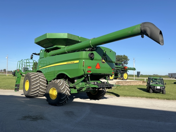 2021 John Deere S780 Combine