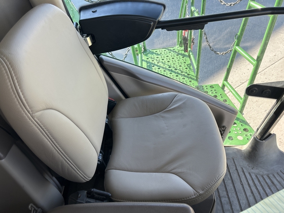 2021 John Deere S780 Combine