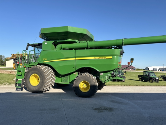2021 John Deere S780 Combine