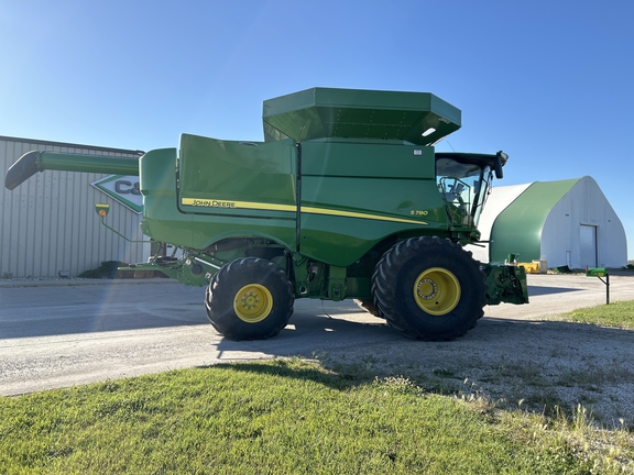 2021 John Deere S780 Combine